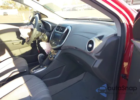 2020 Chevrolet Sonic Fwd Lt z USA, uszkodzony, nr VIN 1G1JD5SB6L4138586